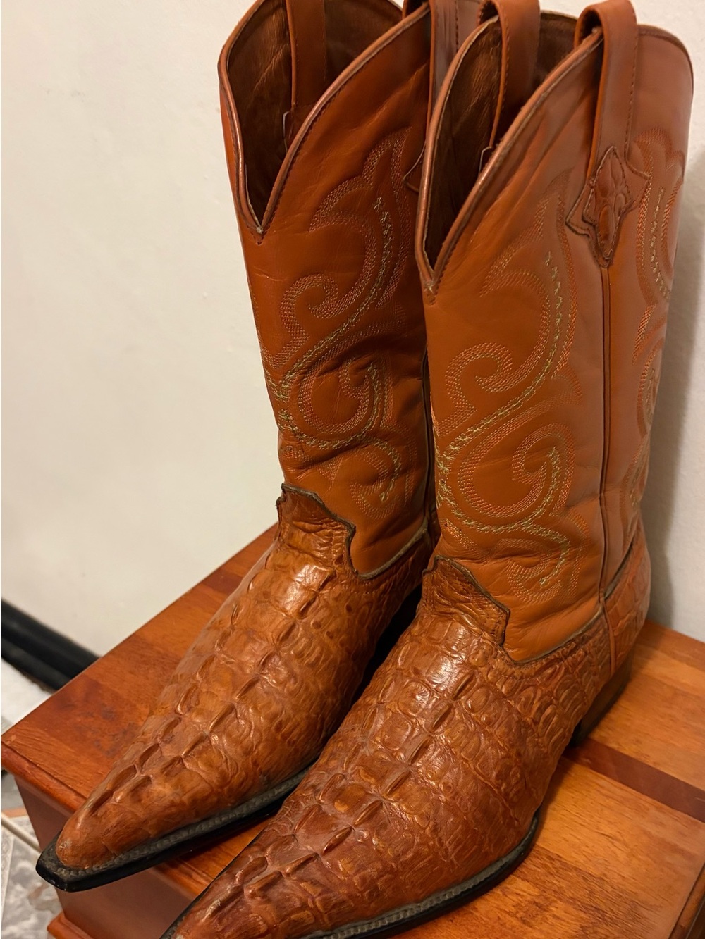 Vintage Caiman Tail Cowboy Boots Size 9.5 Cognac Snip Toe